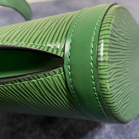 Louis Vuitton Epi Green St Jacques Handbag - Picture 5 of 16
